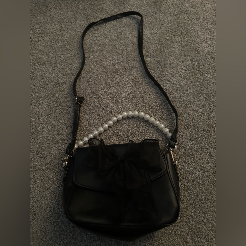 Black pearl purse